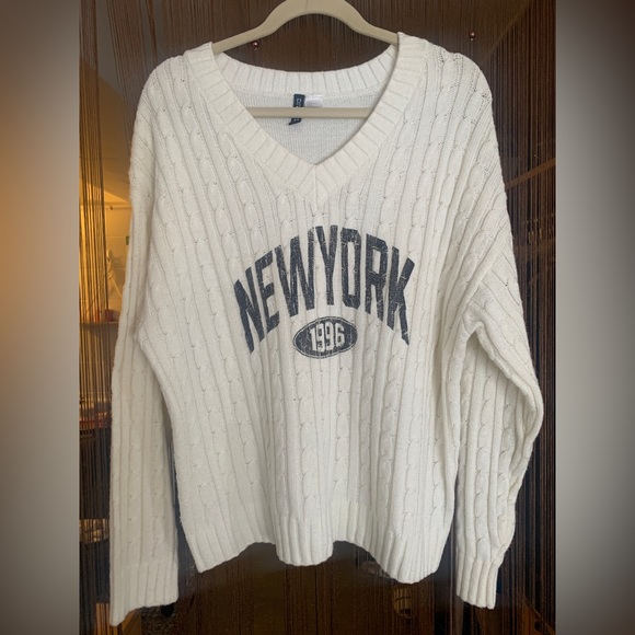 H&M White New York Sweater - Picture 1 of 2